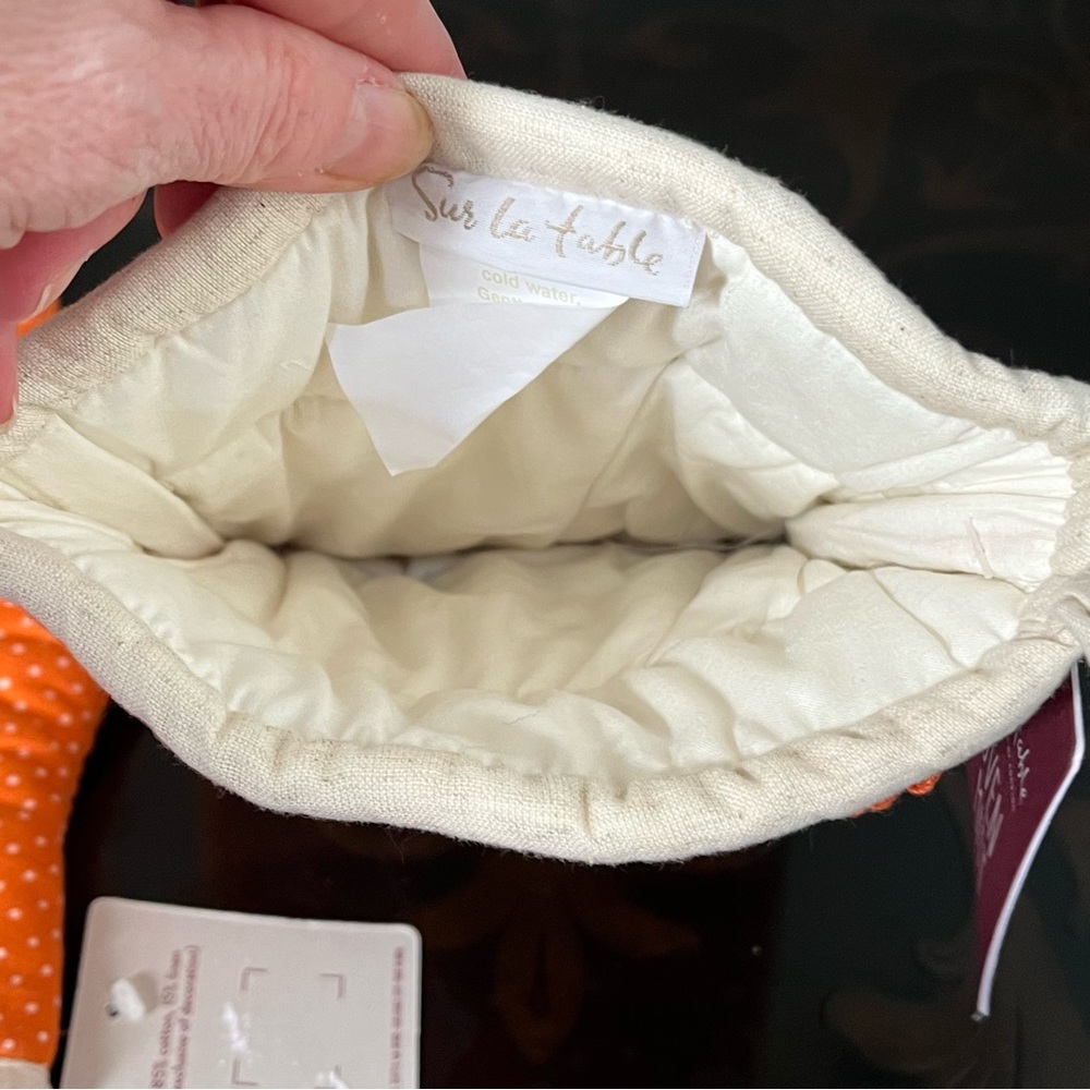 Sur La Table Oven Mitt and Towels Set NWT - Picture 8 of 12
